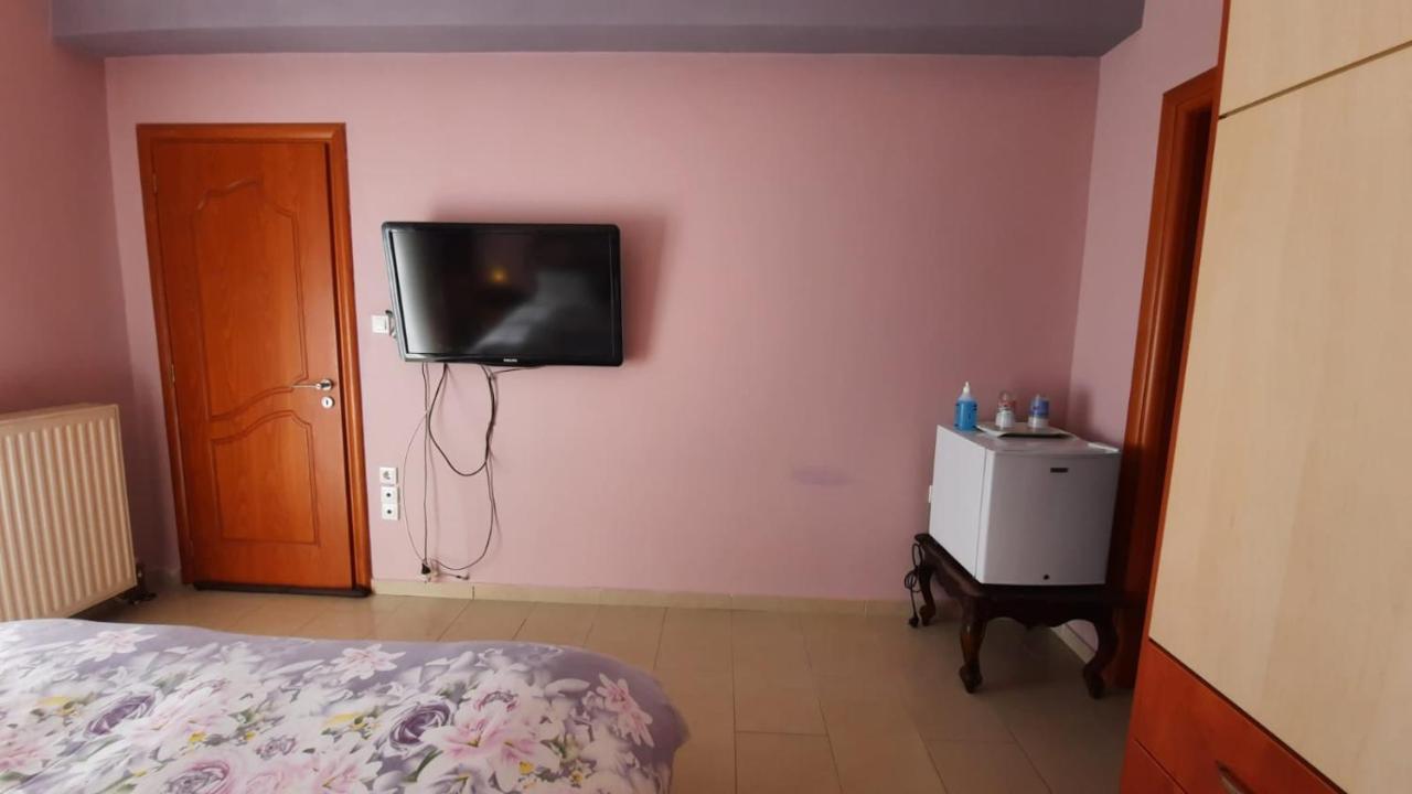 Ioannis - Room With Balcony Near Limnopula Gavrolimni エクステリア 写真